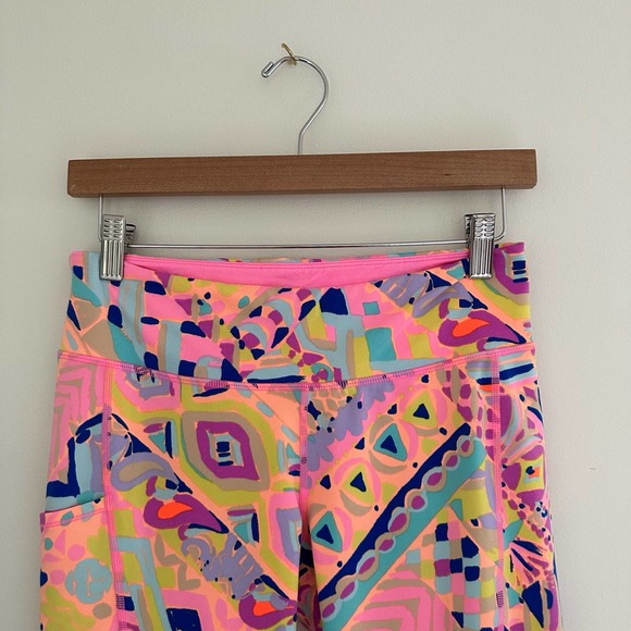Lilly Pulitzer Weekender Luxletic Cropped Leggings in Pink Plantain 26123 - Picture 2 of 11